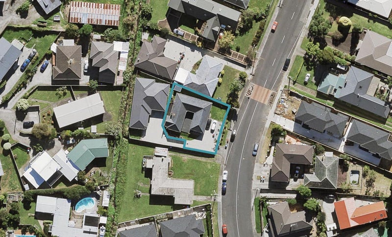 42 Olsen Avenue, Hillsborough, Auckland - Carousel 1