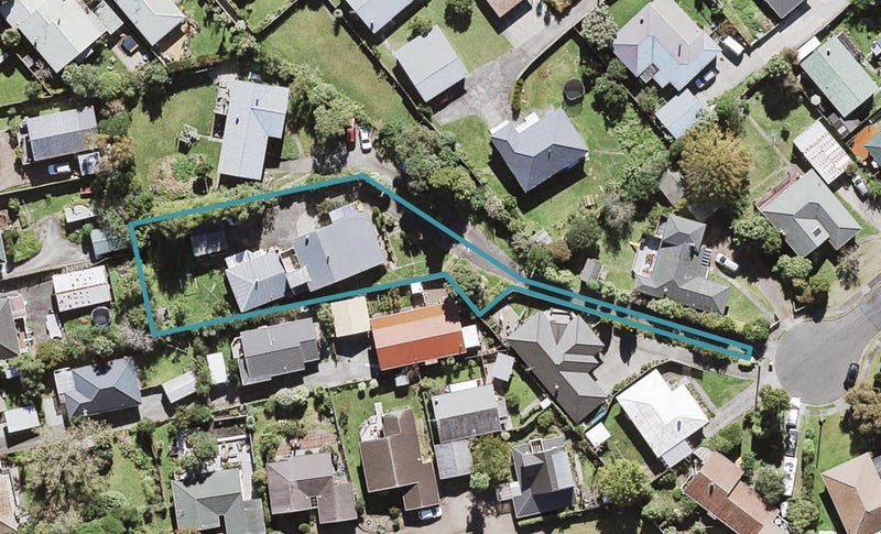 2/11 Boler Place, New Lynn, Auckland - Carousel 1