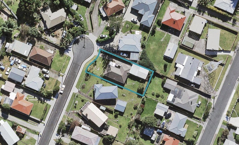 13 Kiernan Place, Kelston, Auckland - Carousel 1