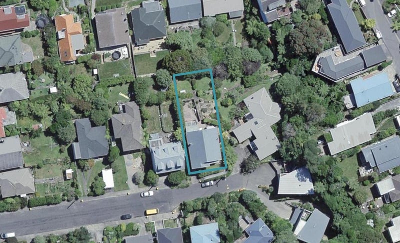 11 Pimble Avenue, Karori, Wellington - Carousel 1