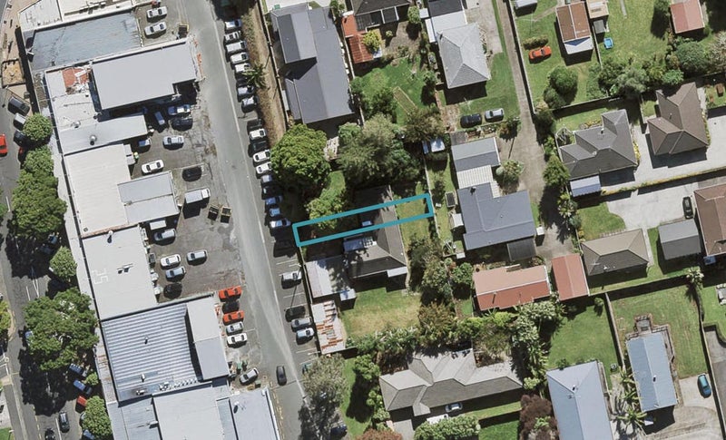 3/2 Rimu Road, Mangere Bridge, Auckland - Carousel 1