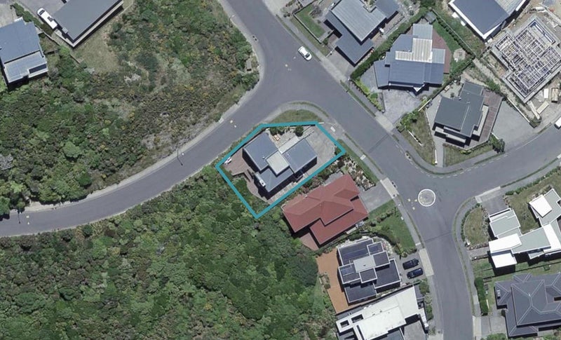 50 Tamworth Crescent, Newlands, Wellington - Carousel 1