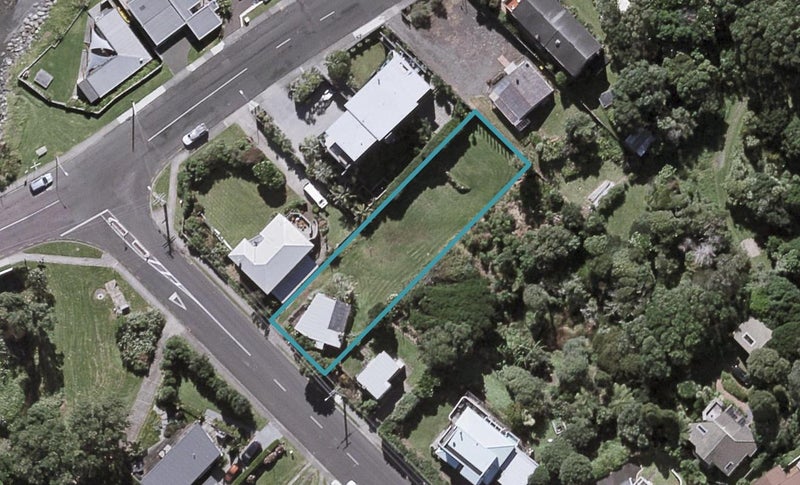 3 Wairau Road, Oakura, Oakura - Carousel 1