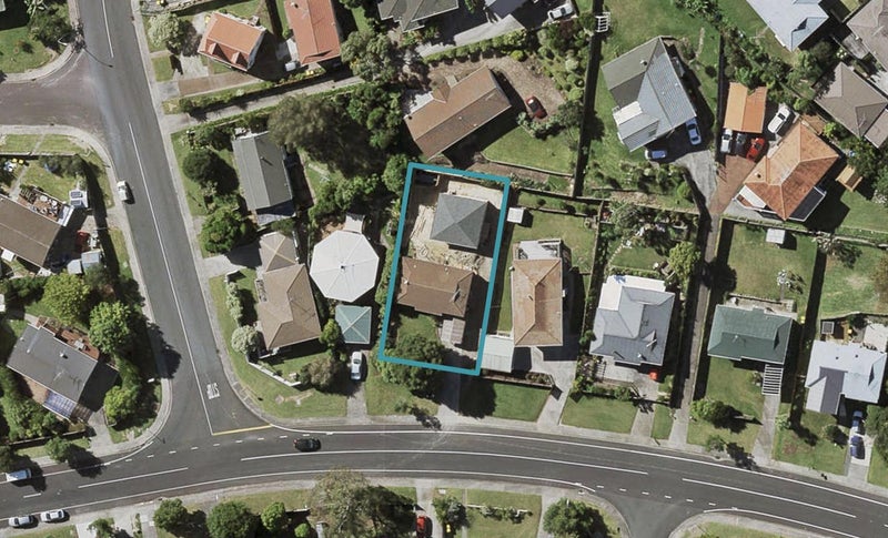 30 Trias Road, Totara Vale, Auckland - Carousel 1