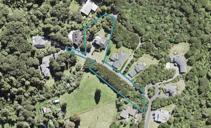 16 Bendalls Lane, Oratia, Auckland - Carousel 1