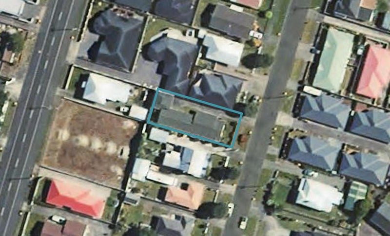 13 Milmoe Street, Hawera - Carousel 1