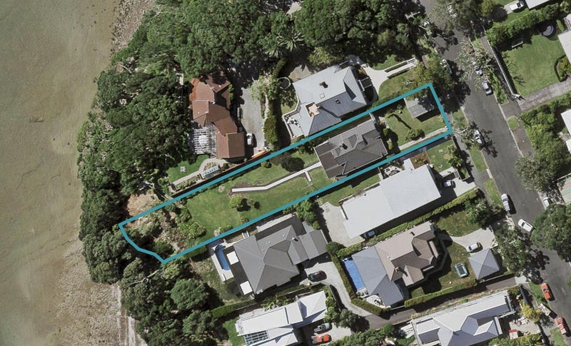 11 Second Avenue, Stanley Point, Auckland - Carousel 1