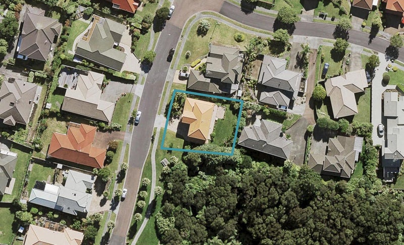 14 Lorikeet Place, Unsworth Heights, Auckland - Carousel 1