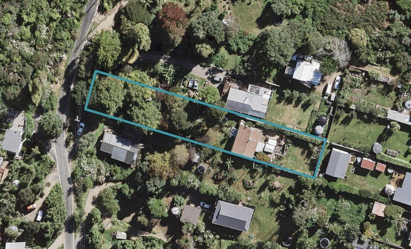 21 Lannan Road, Surfdale, Waiheke Island - Carousel 1