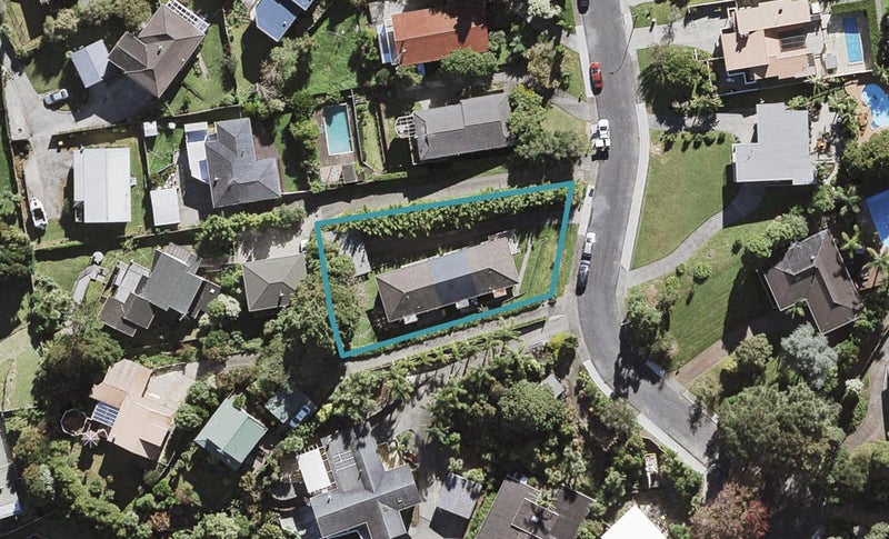 2/11 Arcadia Crescent, Bayview, Auckland - Carousel 1