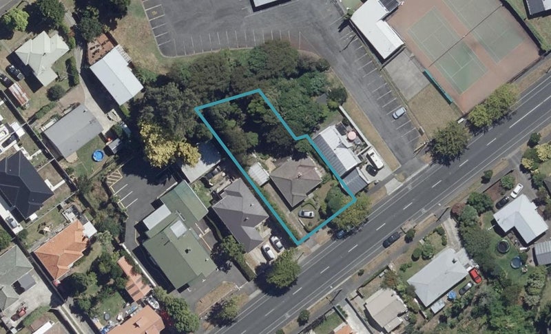 72 Maeroa Road, Maeroa, Hamilton - Carousel 1
