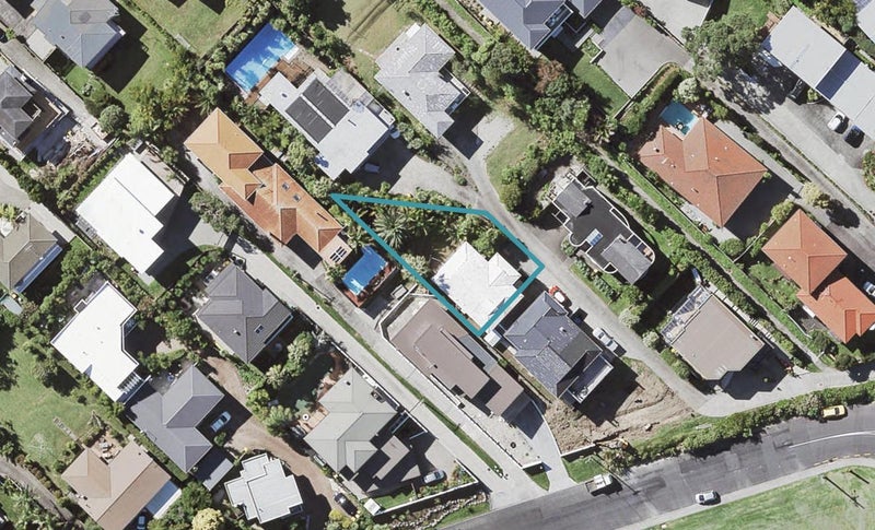 7A Commodore Parry Road, Castor Bay, Auckland - Carousel 1