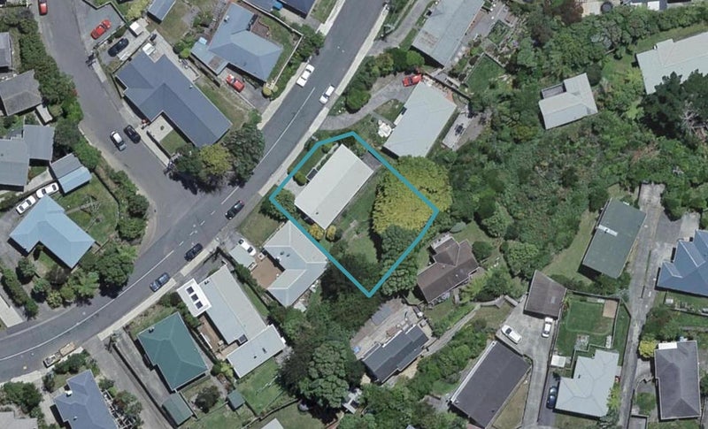 64 Catherine Crescent, Paparangi, Wellington - Carousel 1