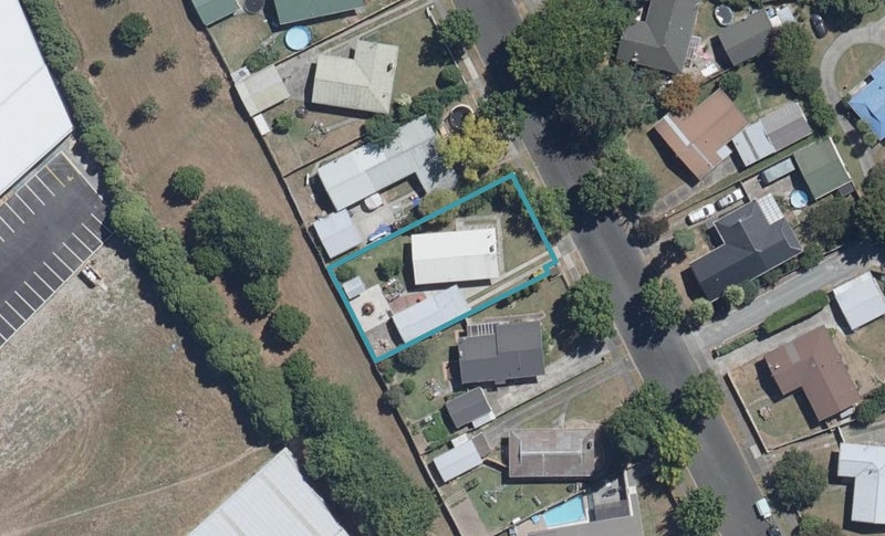 75 Oakfield Crescent, Pukete, Hamilton - Carousel 1