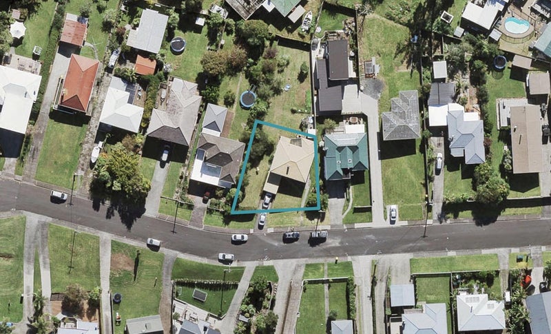 14A Wharf Road, Te Atatu Peninsula, Auckland - Carousel 1