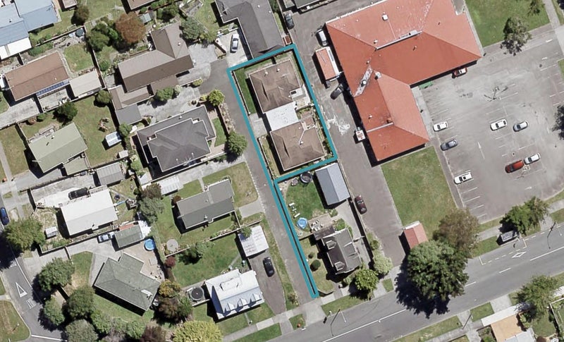 2/11 California Drive, Totara Park, Upper Hutt - Carousel 1