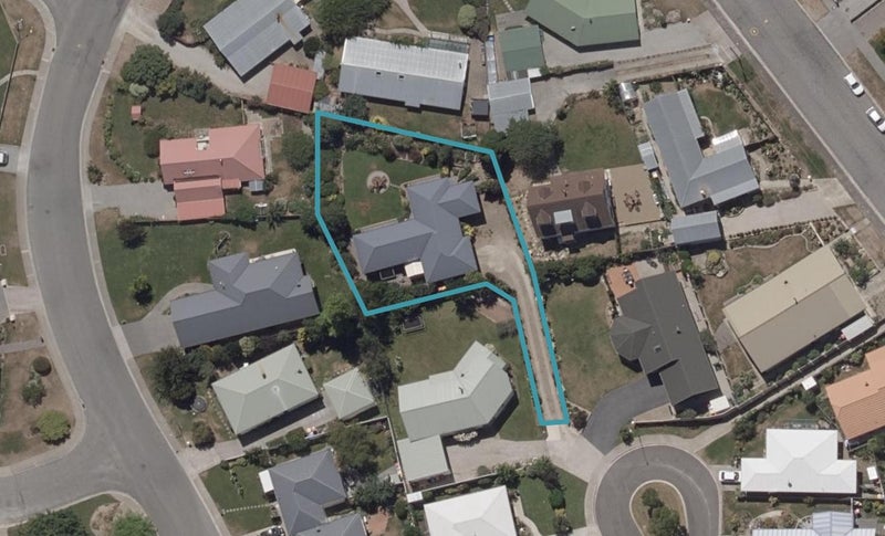 7 Mayfair Grove, Alexandra, Alexandra - Carousel 1