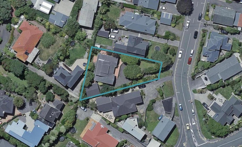18 Nicholson Road, Khandallah, Wellington - Carousel 1
