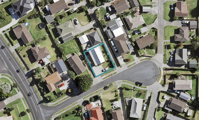 8 Janese Place, Weymouth, Auckland - Carousel 1