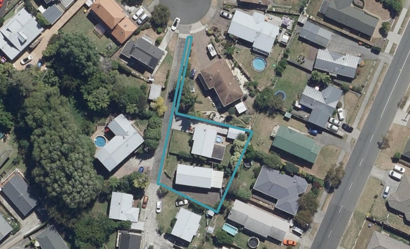 26A Homestead Place, Glenview, Hamilton - Carousel 1