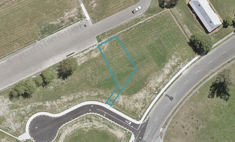 4 Passchendaele Grove, Trentham, Upper Hutt - Carousel 1