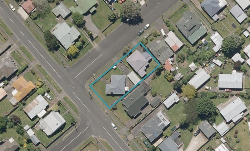 12 Collingwood Street, Whanganui East, Whanganui - Carousel 1