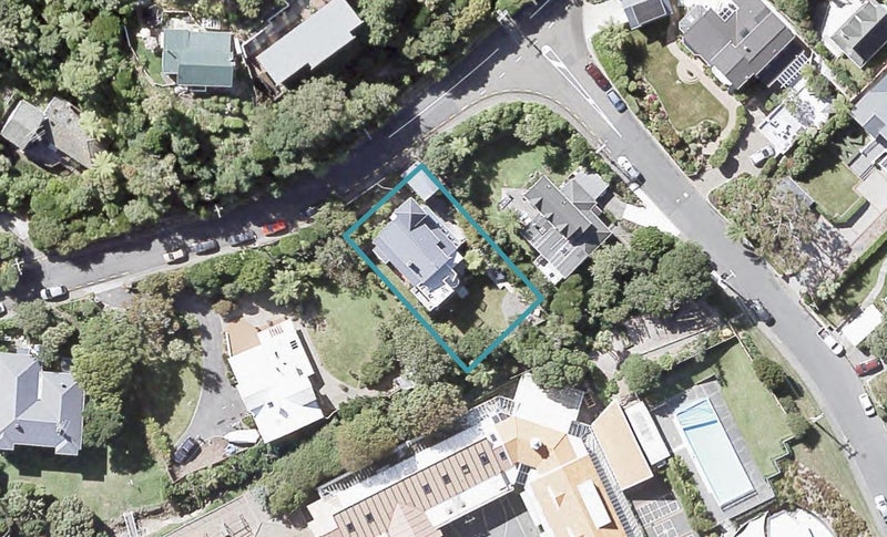 10 Ferry Road, Days Bay, Lower Hutt - Carousel 1