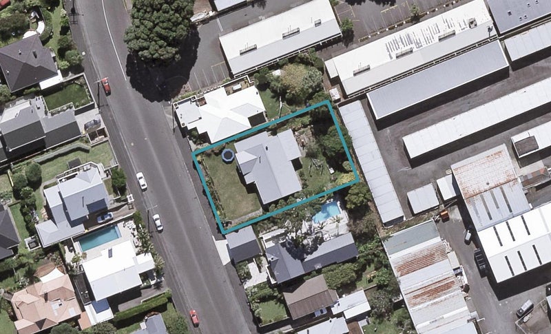 21 Nobs Line, Strandon, New Plymouth - Carousel 1