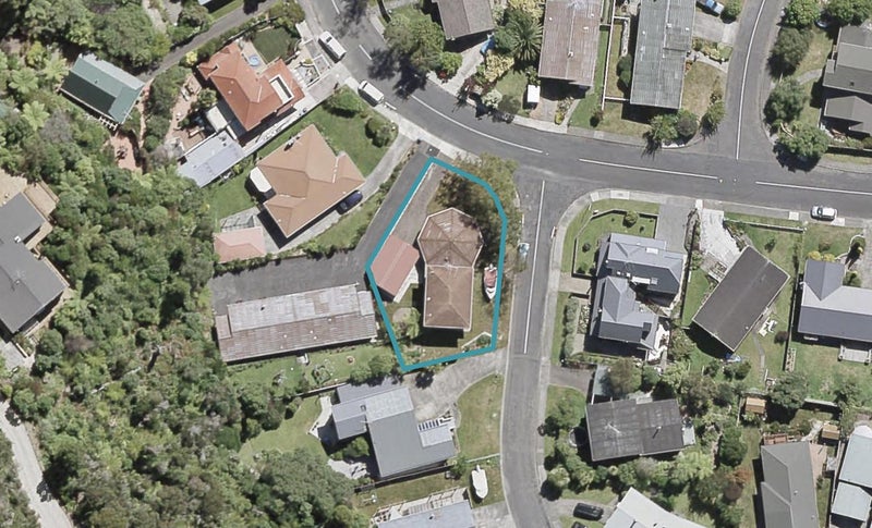 2 Glenrae Grove, Silverstream, Upper Hutt - Carousel 1