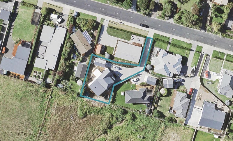64 Karaka Road, Beachlands, Auckland - Carousel 1