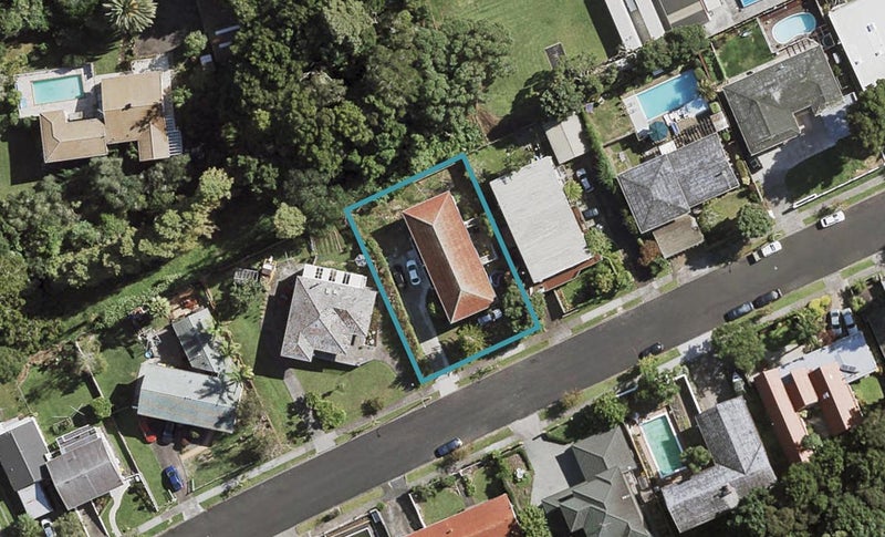 32 Walpole Avenue, Hillpark, Auckland - Carousel 1