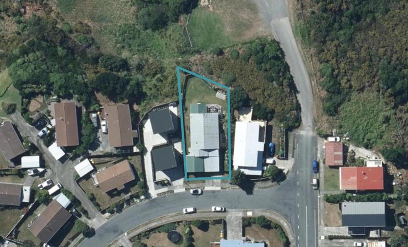 39 Rothwell Street, Titahi Bay, Porirua - Carousel 1