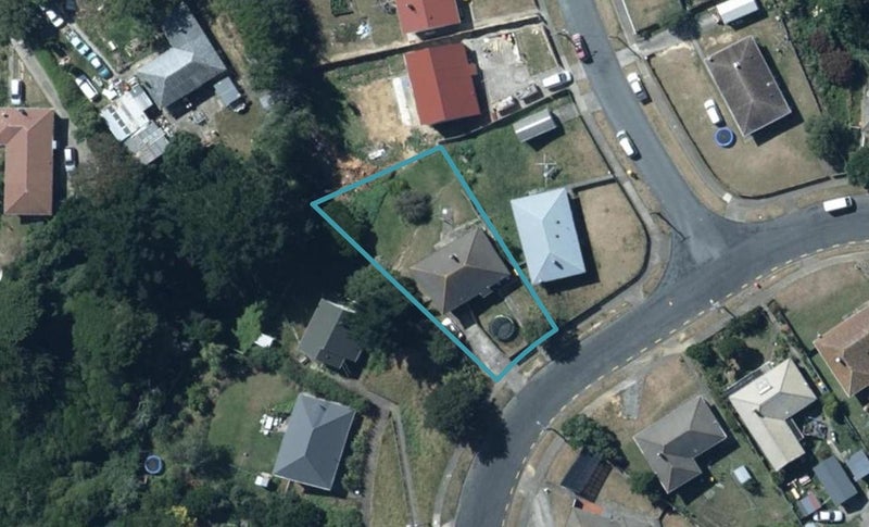 29 Gloucester Street, Cannons Creek, Porirua - Carousel 1