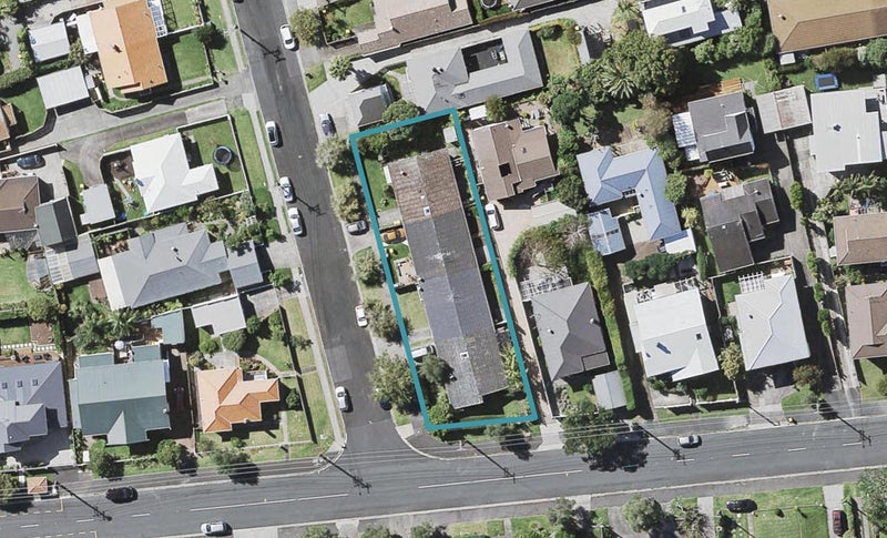 4/50 Old Lake Road, Narrow Neck, Auckland - Carousel 1