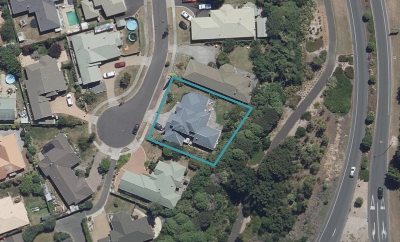 9 Makepeace Place, Flagstaff, Hamilton - Carousel 1