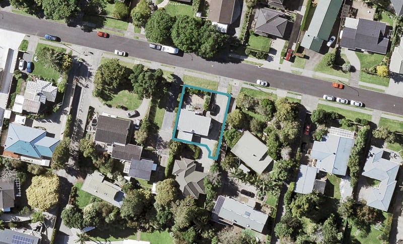16 Baird Street, Howick, Auckland - Carousel 1