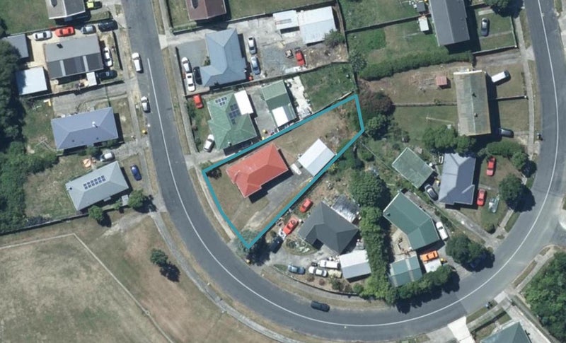 39 Waihora Crescent, Waitangirua, Porirua - Carousel 1