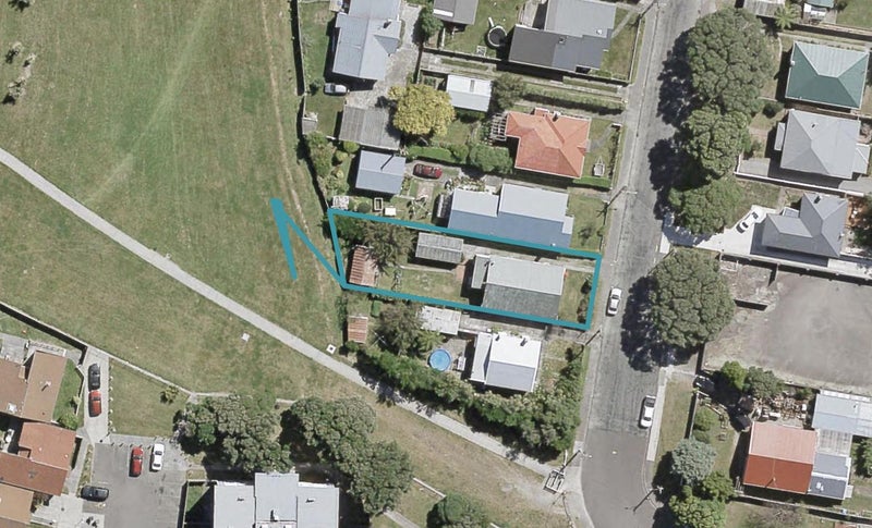3 Pitt Street, Moera, Lower Hutt - Carousel 1