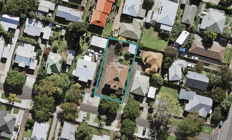 14 Mars Avenue, Sandringham, Auckland - Carousel 1