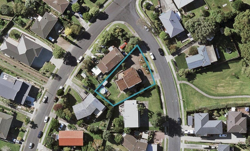 4 Megan Avenue, Pakuranga Heights, Auckland - Carousel 1
