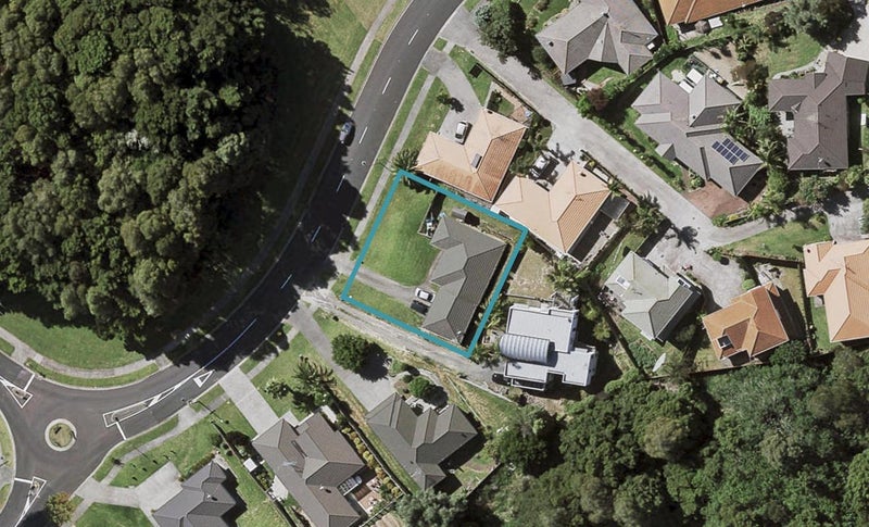 46 De Havilland Drive, Goodwood Heights, Auckland - Carousel 1