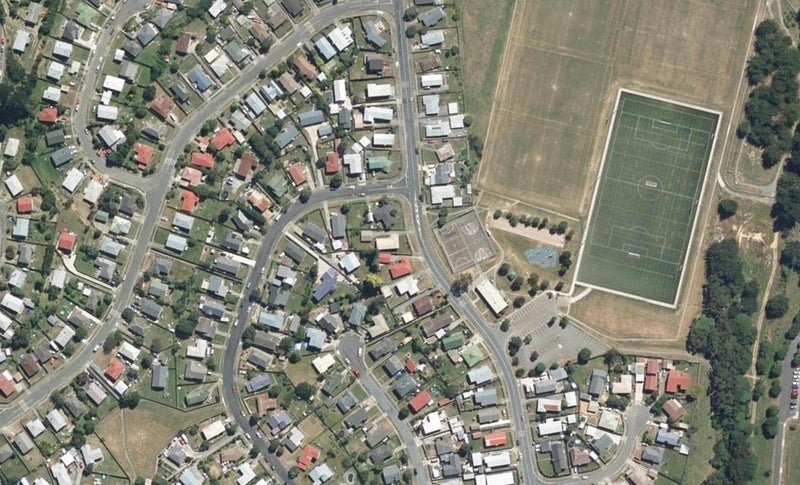 33 Conclusion Street, Ascot Park, Porirua - Carousel 1