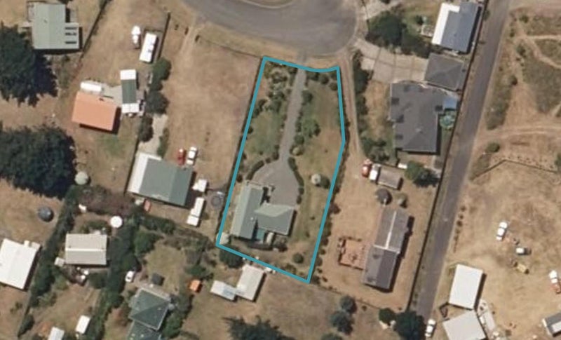21 Arataki Grove, Waitarere Beach, Levin - Carousel 1