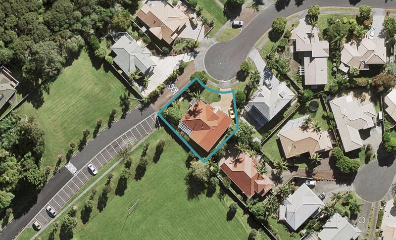 34 Westminster Gardens, Unsworth Heights, Auckland - Carousel 1