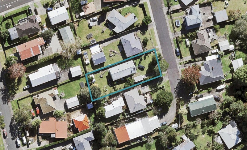 31 O'donn Avenue, Beach Haven, Auckland - Carousel 1