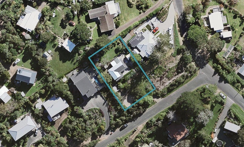 3 Tiri Road, Oneroa, Waiheke Island - Carousel 1