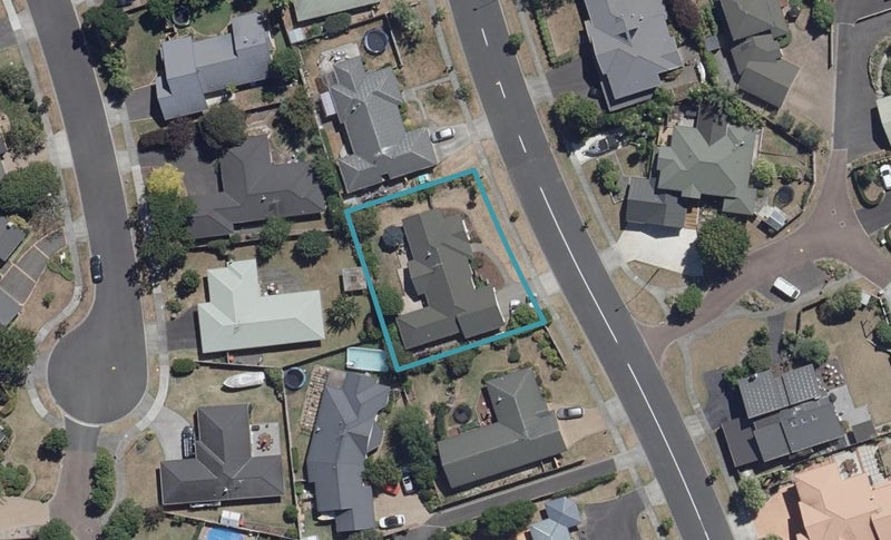 15 Caversham Drive, Rototuna, Hamilton - Carousel 1