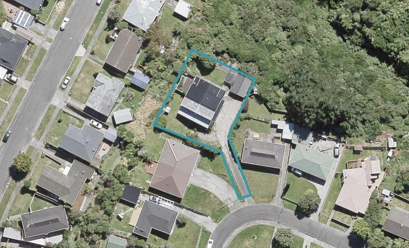 2/15 OTIRA GR, Kelson, Lower Hutt - Carousel 1