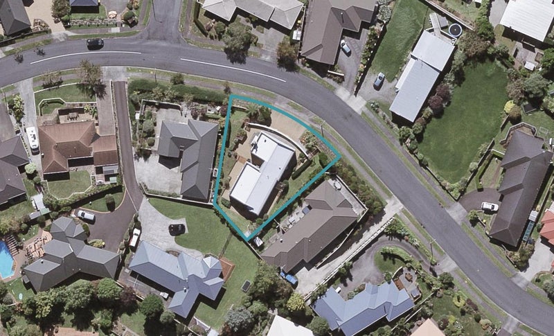 10 Ashmore Drive, Frankleigh Park, New Plymouth - Carousel 1