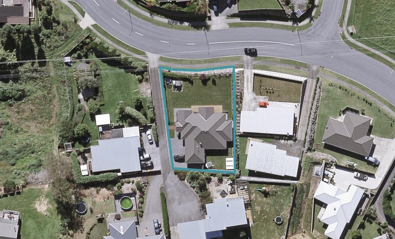 21 Heta Road, Highlands Park, New Plymouth - Carousel 1